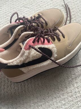Nike Air Jordan 1 Women’s Sneakers, size 7.5
